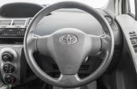 Toyota Vitz 13 из 23