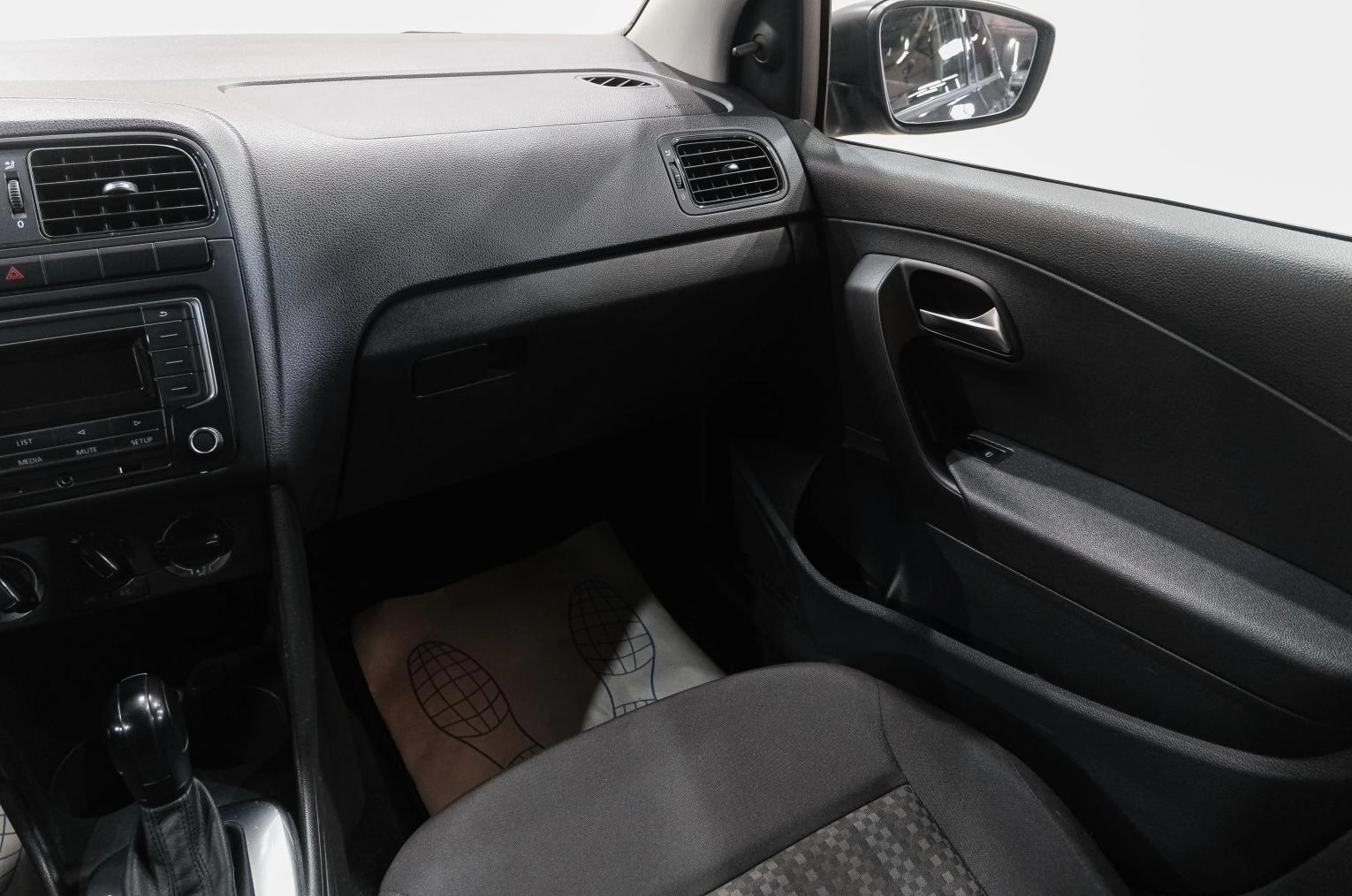Volkswagen Polo 16 из 26