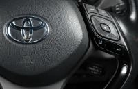 Toyota C-HR 15 из 19