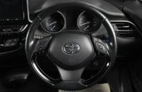 Toyota C-HR 13 из 19