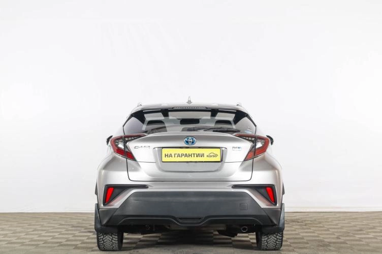 Toyota C-HR 5 из 6