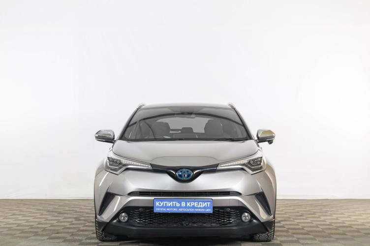 Toyota C-HR 2 из 6