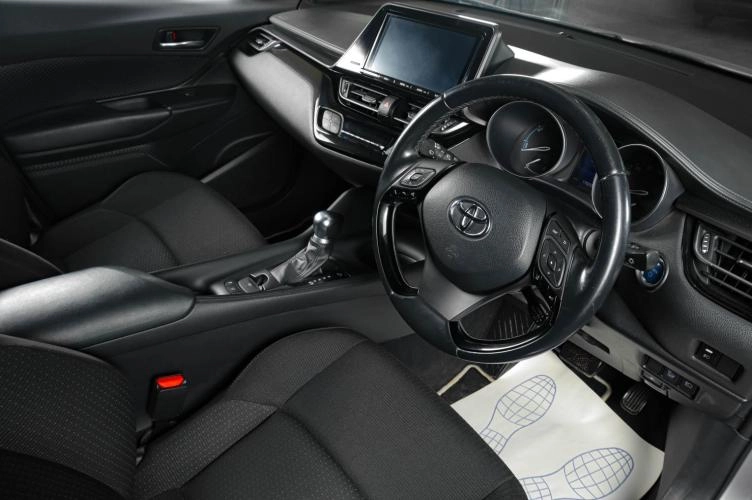Toyota C-HR 7 из 19
