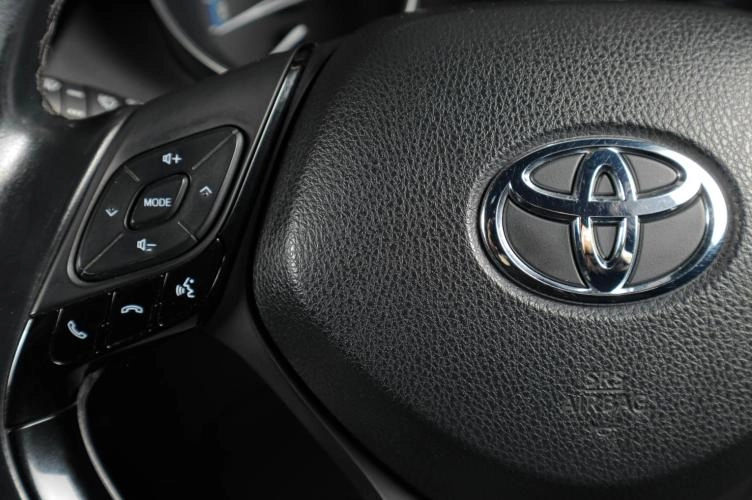 Toyota C-HR 14 из 19