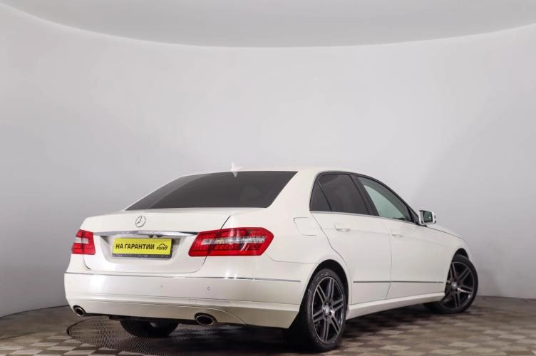 Mercedes-Benz E-класс 4 из 6