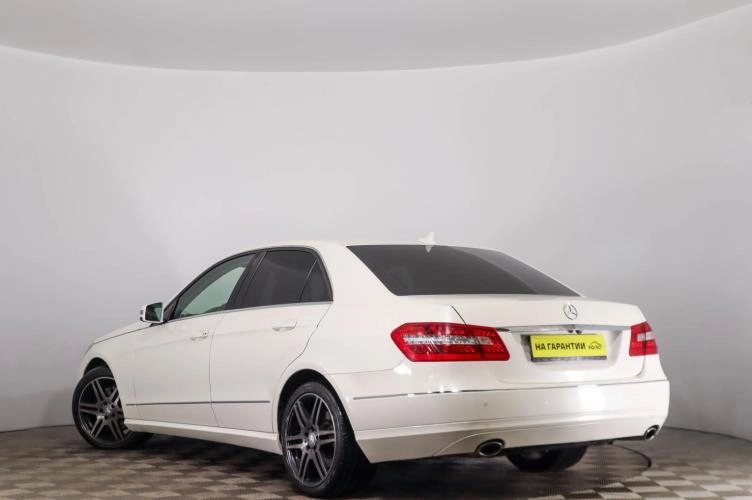 Mercedes-Benz E-класс 6 из 6