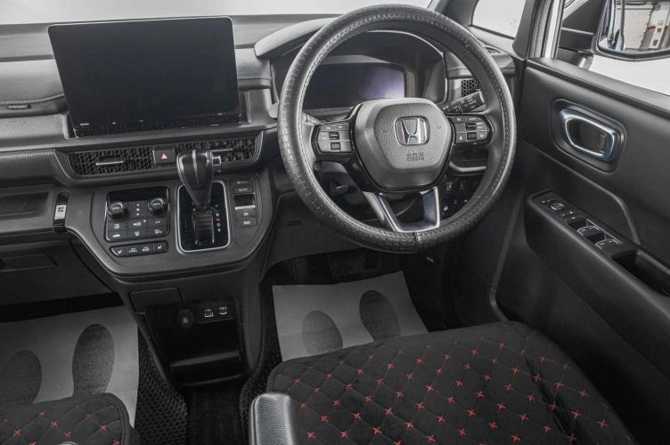Honda Stepwgn 16 из 26