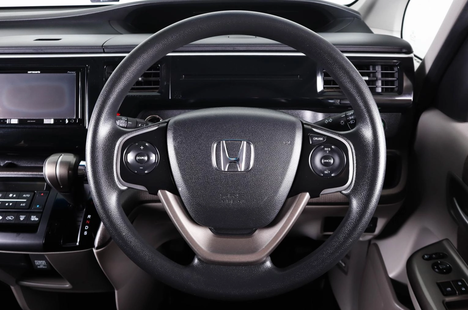 Honda Stepwgn 16 из 25