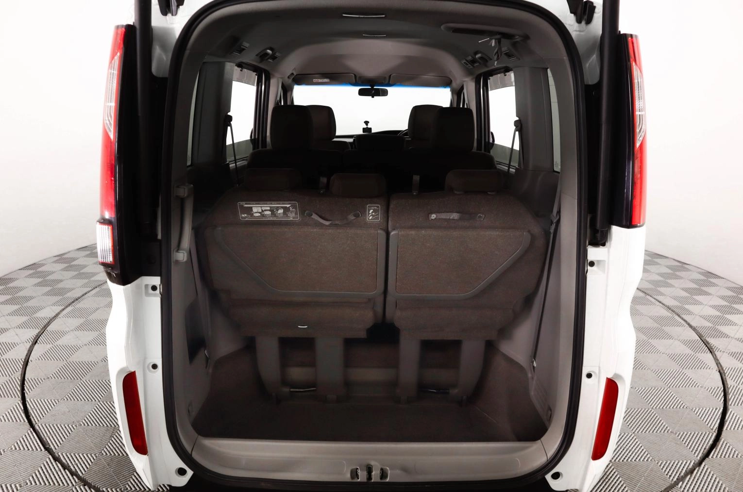 Honda Stepwgn 7 из 25