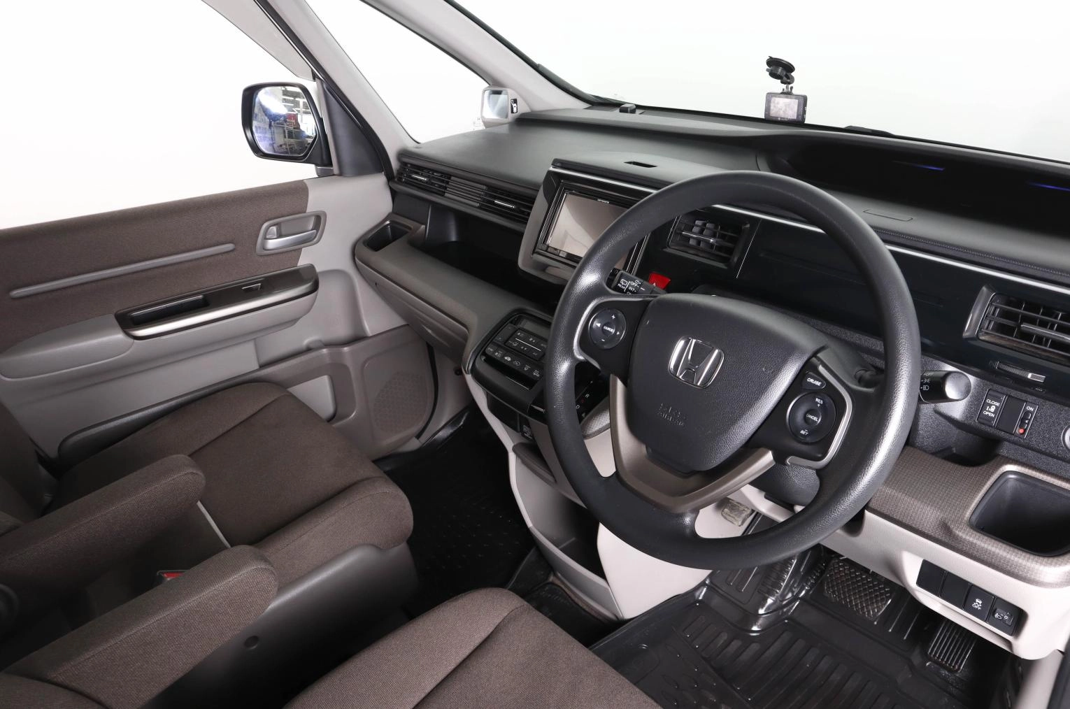 Honda Stepwgn 9 из 25