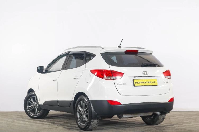 Hyundai ix35 4 из 6
