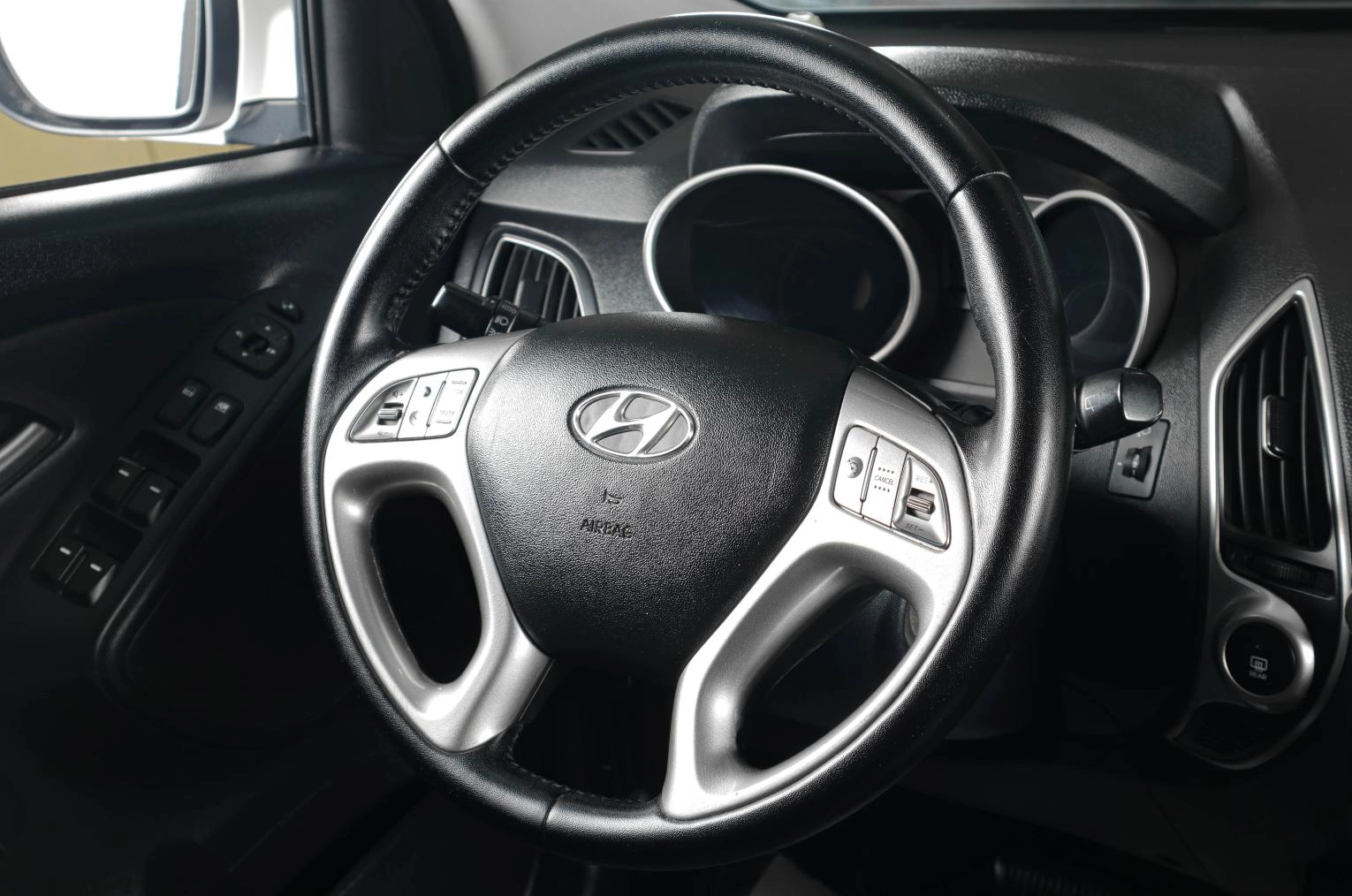 Hyundai ix35 11 из 21