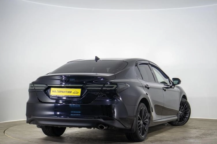 Toyota Camry 4 из 6