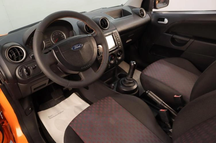 Ford Fiesta 8 из 14