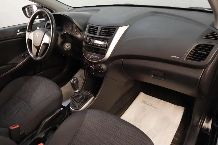 Hyundai Solaris 10 из 13