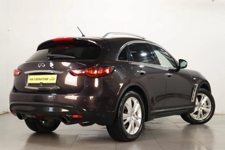 Infiniti FX30 4 из 6