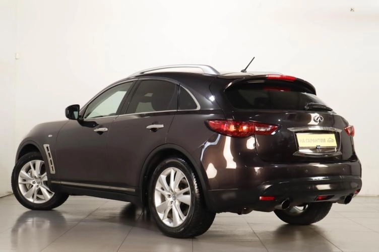 Infiniti FX30 6 из 6