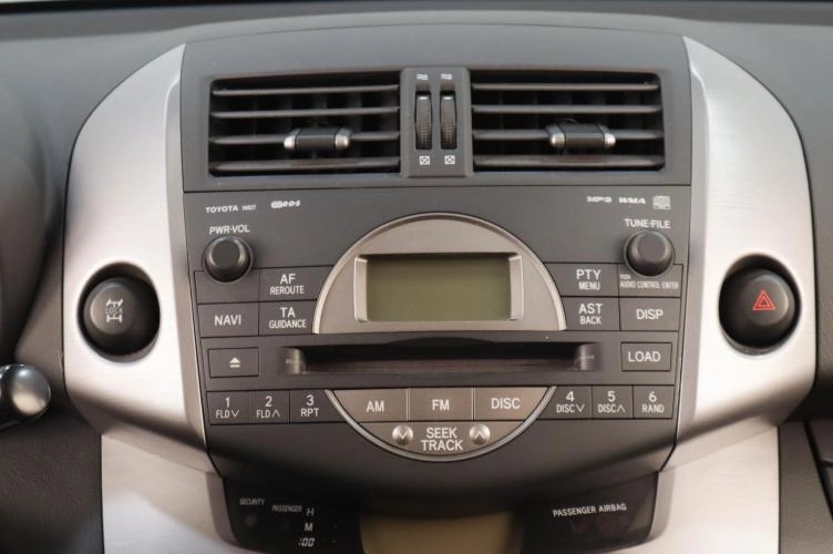 Toyota RAV4 13 из 19
