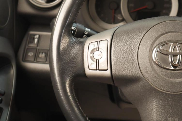 Toyota RAV4 11 из 19
