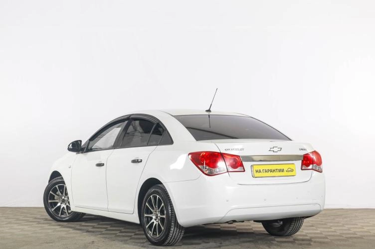 Chevrolet Cruze 4 из 6