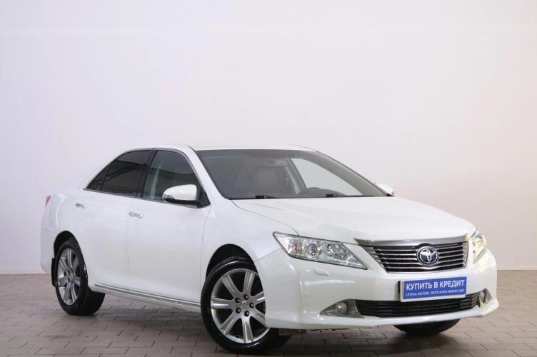 Toyota Camry 1 из 6