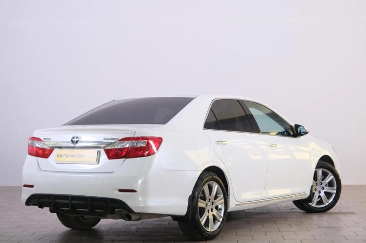 Toyota Camry 6 из 6
