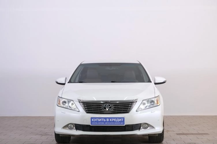 Toyota Camry 2 из 6