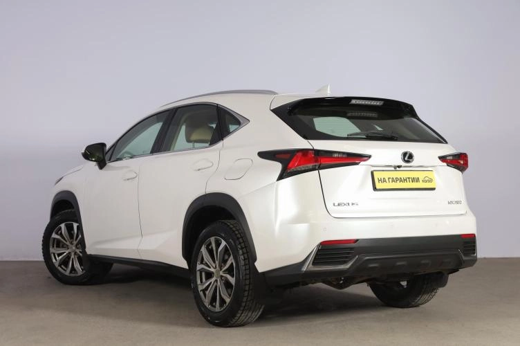 Lexus NX 4 из 6
