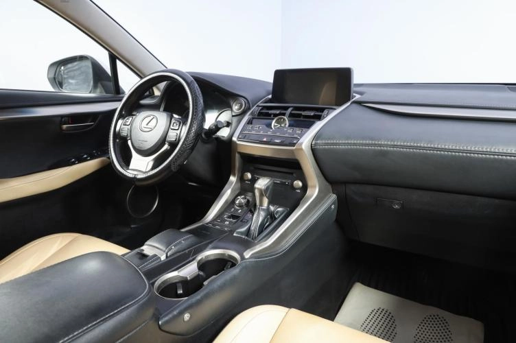 Lexus NX 9 из 18