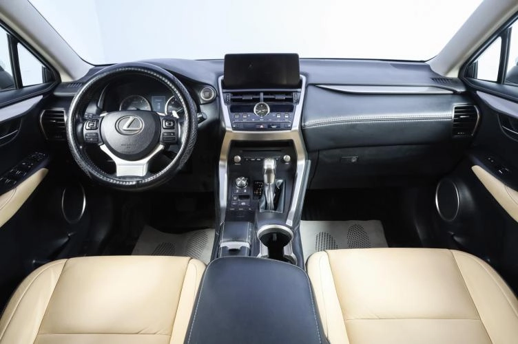 Lexus NX 8 из 18