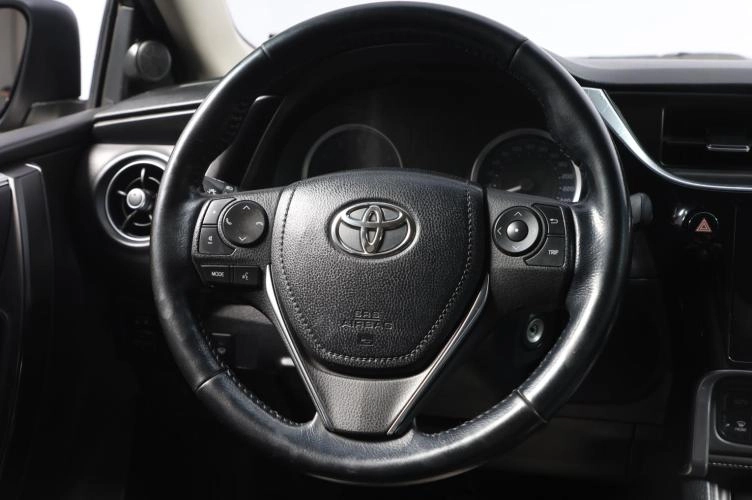 Toyota Corolla 11 из 18