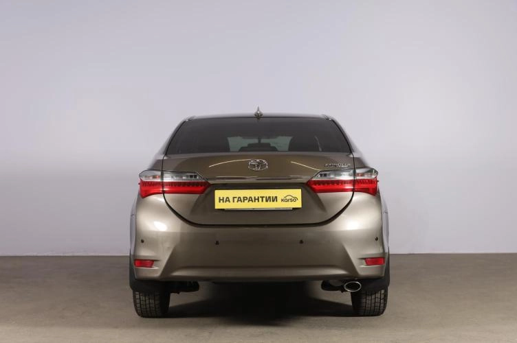 Toyota Corolla 5 из 6