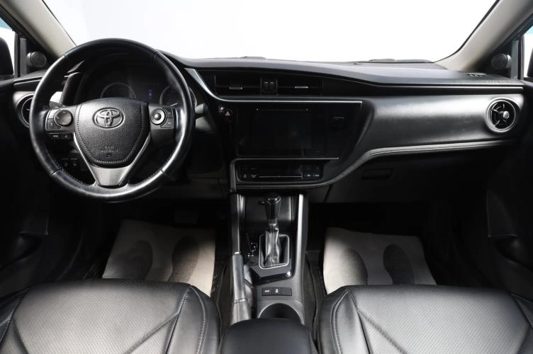 Toyota Corolla 8 из 18