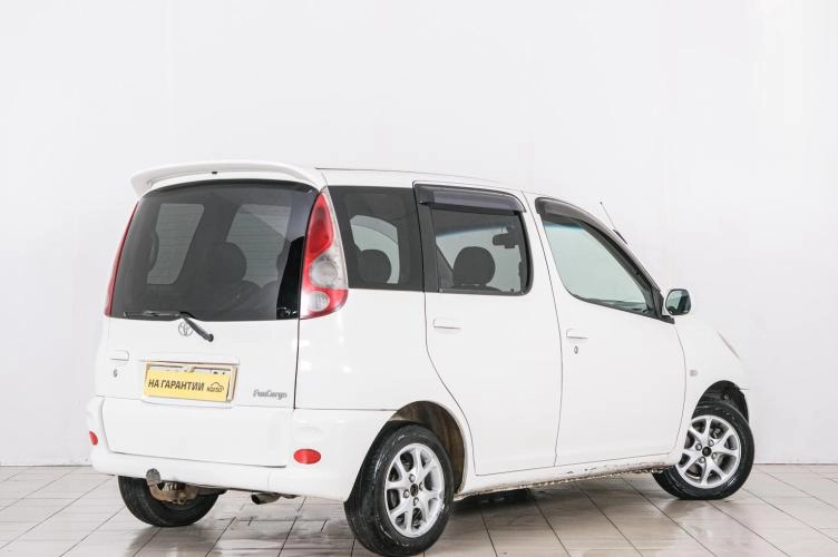 Toyota Funcargo 6 из 6