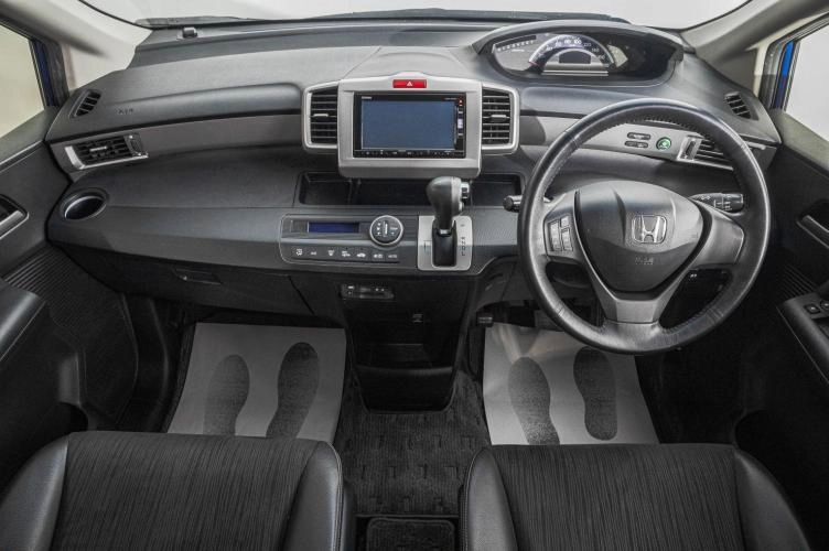 Honda Freed 9 из 26