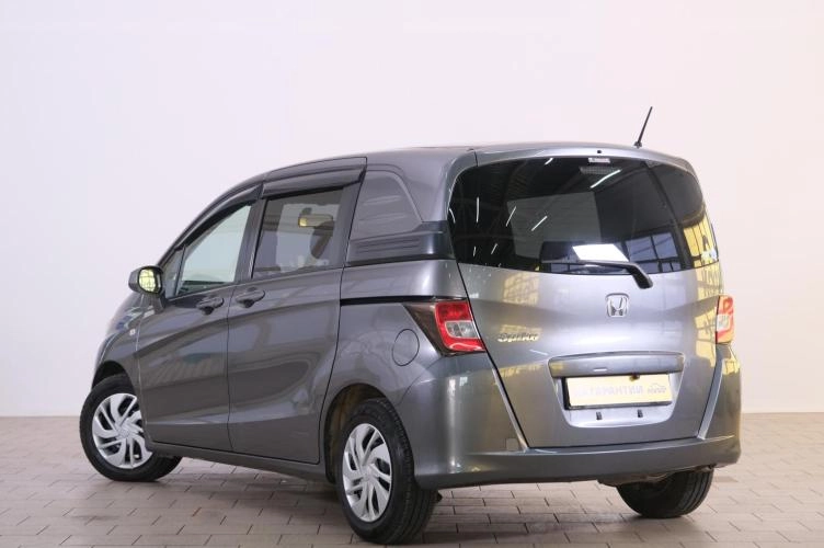 Honda Freed 4 из 6