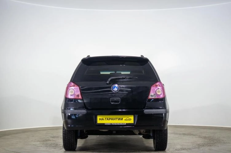 Geely MK Cross 5 из 6
