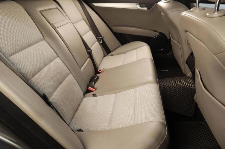 Mercedes-Benz C-класс 18 из 19