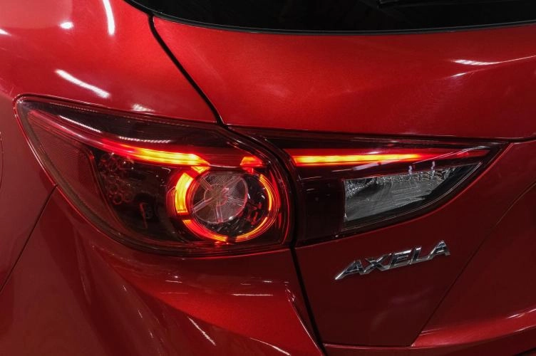 Mazda Axela 7 из 32