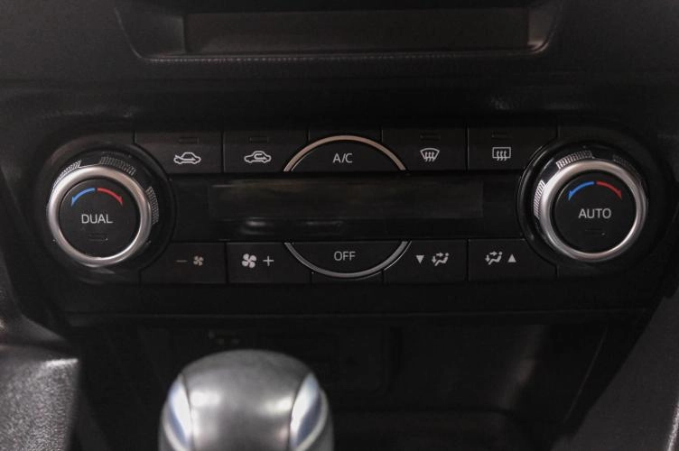 Mazda Axela 25 из 32