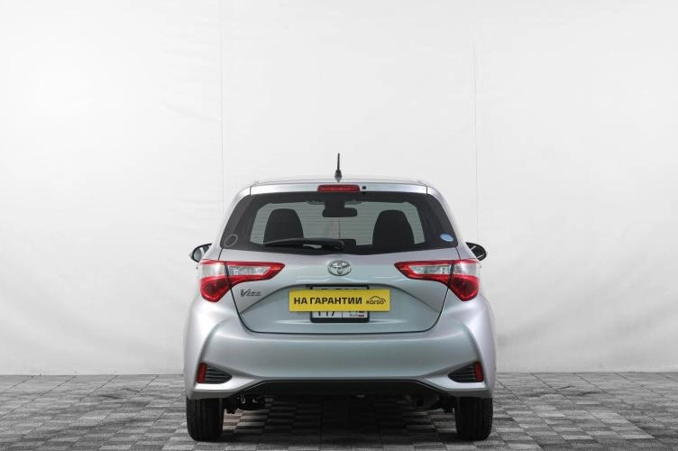 Toyota Vitz 5 из 6