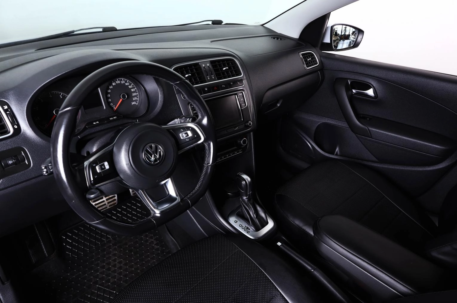 Volkswagen Polo 8 из 24