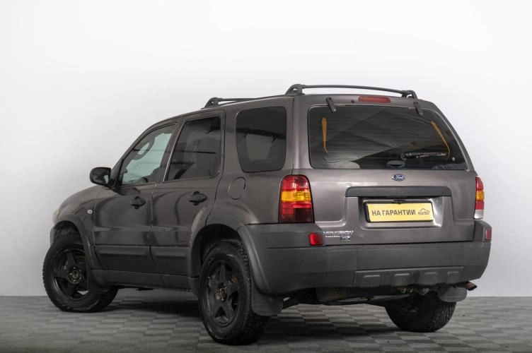 Ford Maverick 5 из 6
