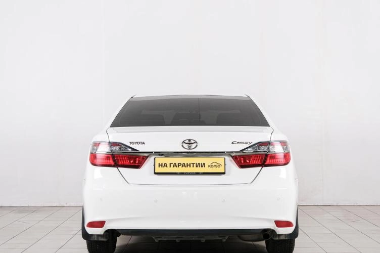 Toyota Camry 5 из 6