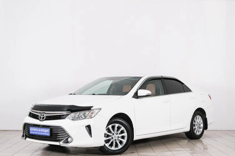Toyota Camry 3 из 6