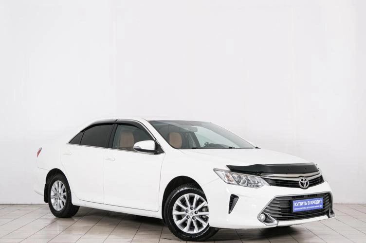 Toyota Camry 1 из 6