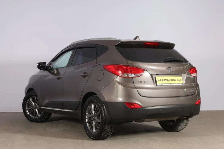 Hyundai ix35 4 из 6