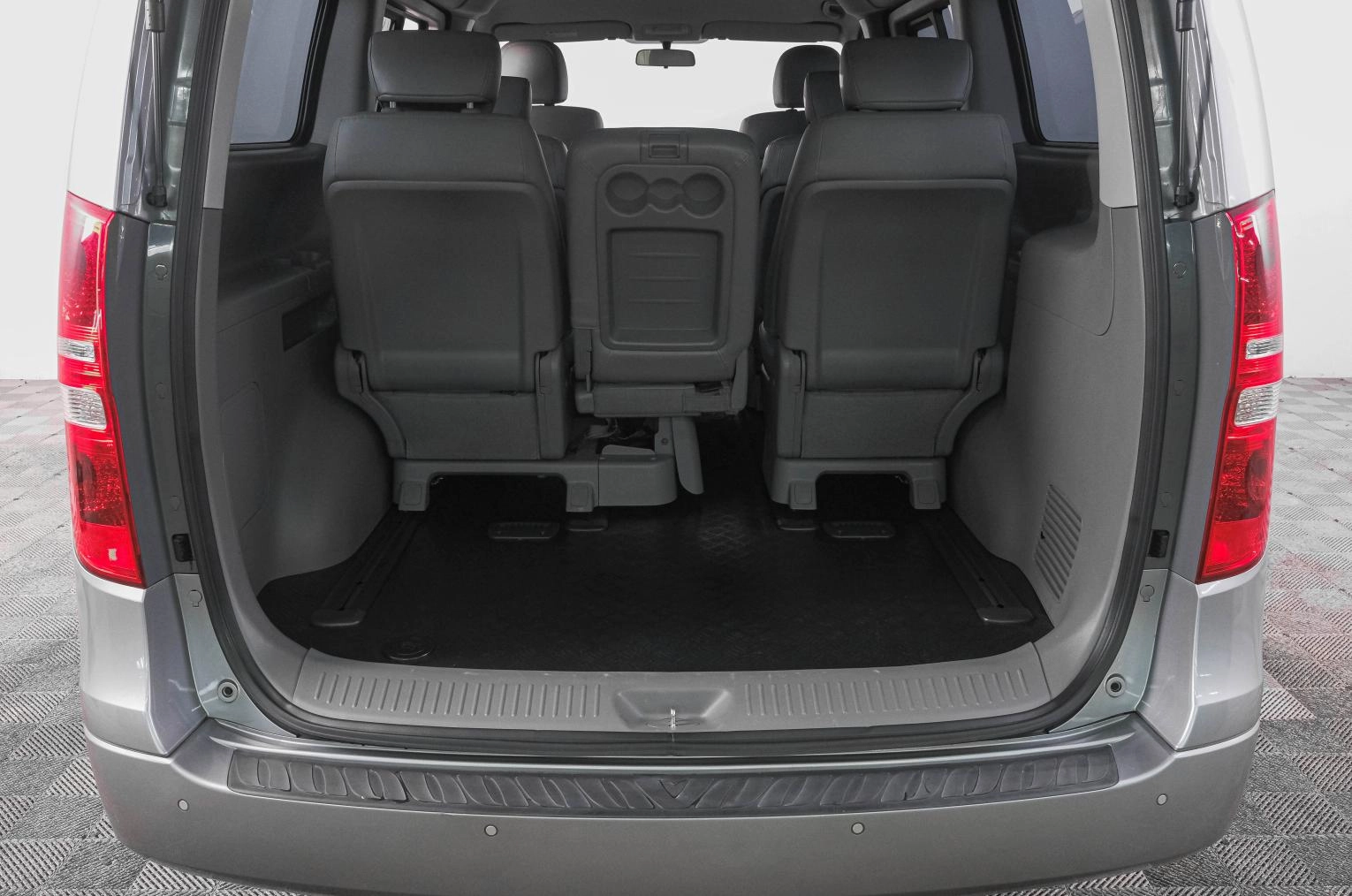 Hyundai Grand Starex 7 из 22