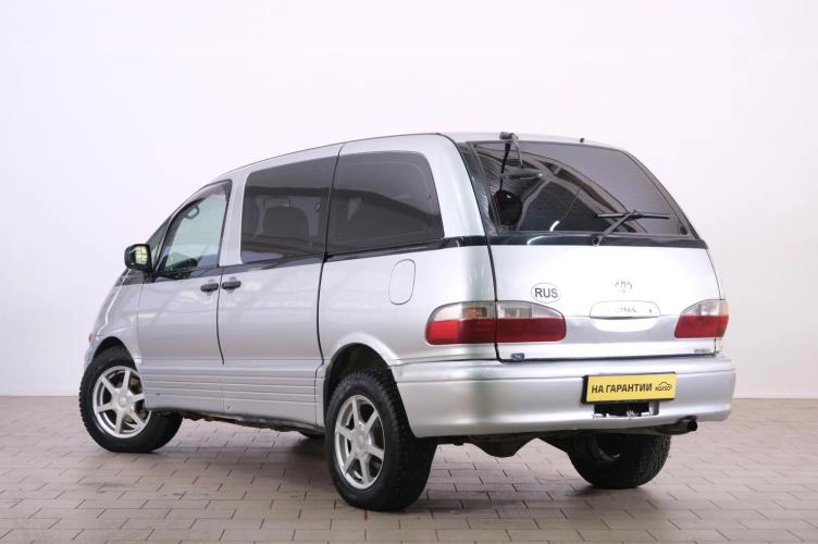 Toyota Estima Emina 4 из 6