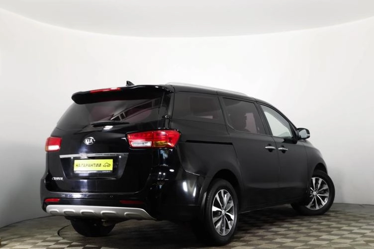 KIA Carnival 4 из 6